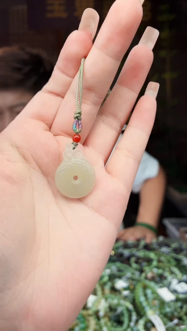 和田玉未镶嵌颈饰拍一发一