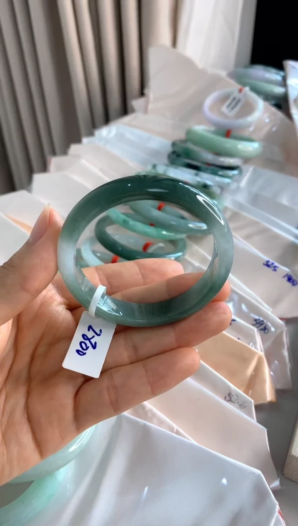 未镶嵌手镯翡翠53.8半山水