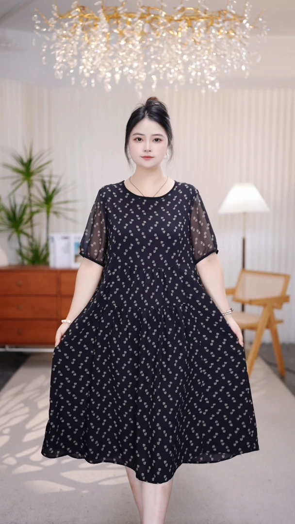 SXE-24-137新款2025减龄遮肉显瘦宽松大码黑色简约女装连衣裙