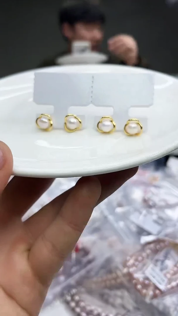 未镶嵌耳饰淡水珍珠白色系耳饰