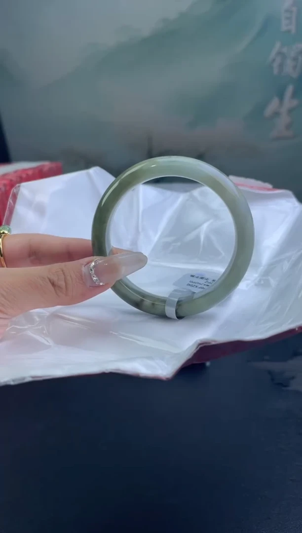 翡翠手镯未镶嵌3翡翠手镯（微瑕）