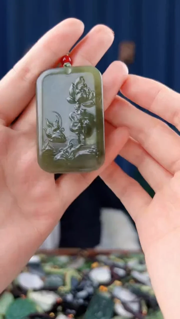 未镶嵌和田玉挂件拍一发一，