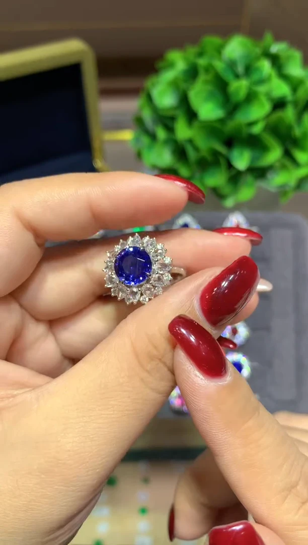 戒指蓝宝石18K金镶嵌3.58ct