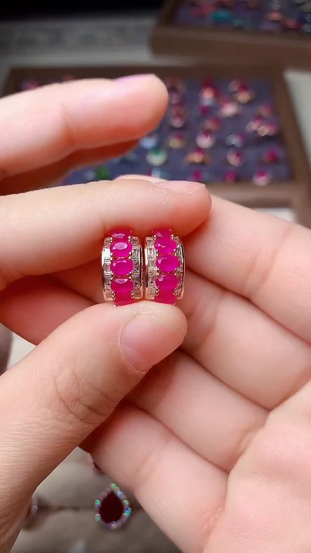 【闪购商品】红宝石耳饰银S925镶嵌00000