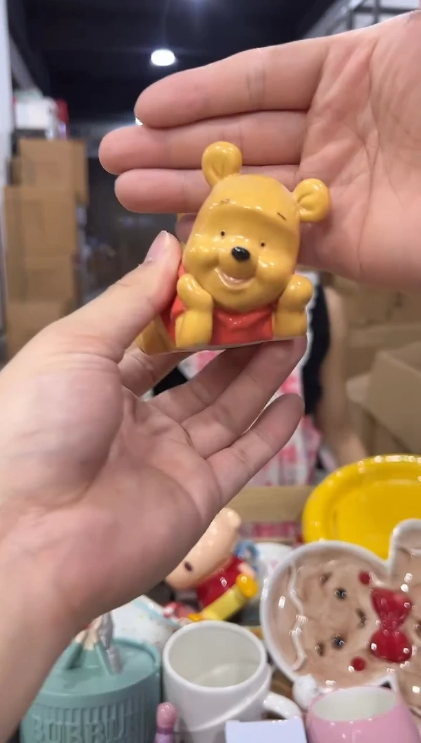 瓷片复古款维尼小摆件