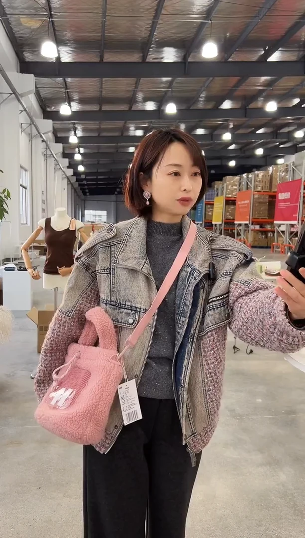 有机玻璃Le粉色毛毡水桶包