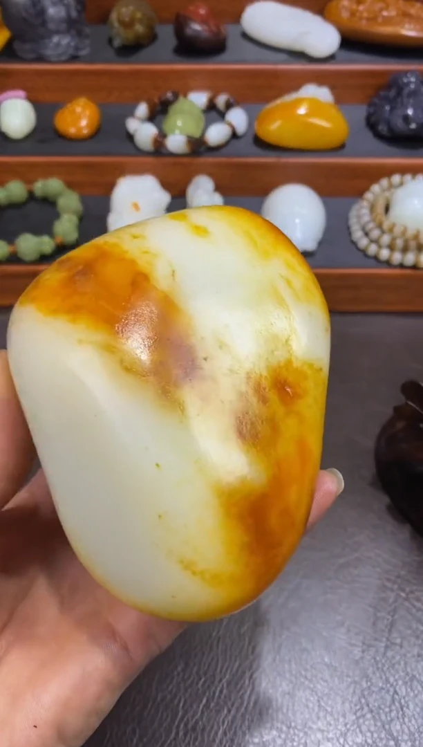 未镶嵌和田玉摆件云****.和田玉