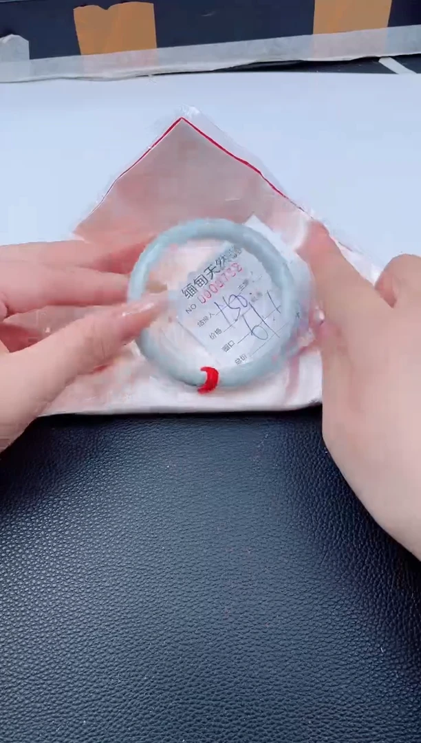 未镶嵌手镯翡翠天然翡翠手镯