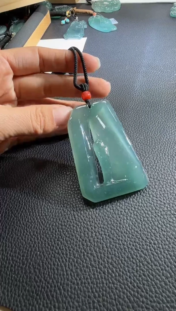 颈饰未镶嵌翡翠悟道