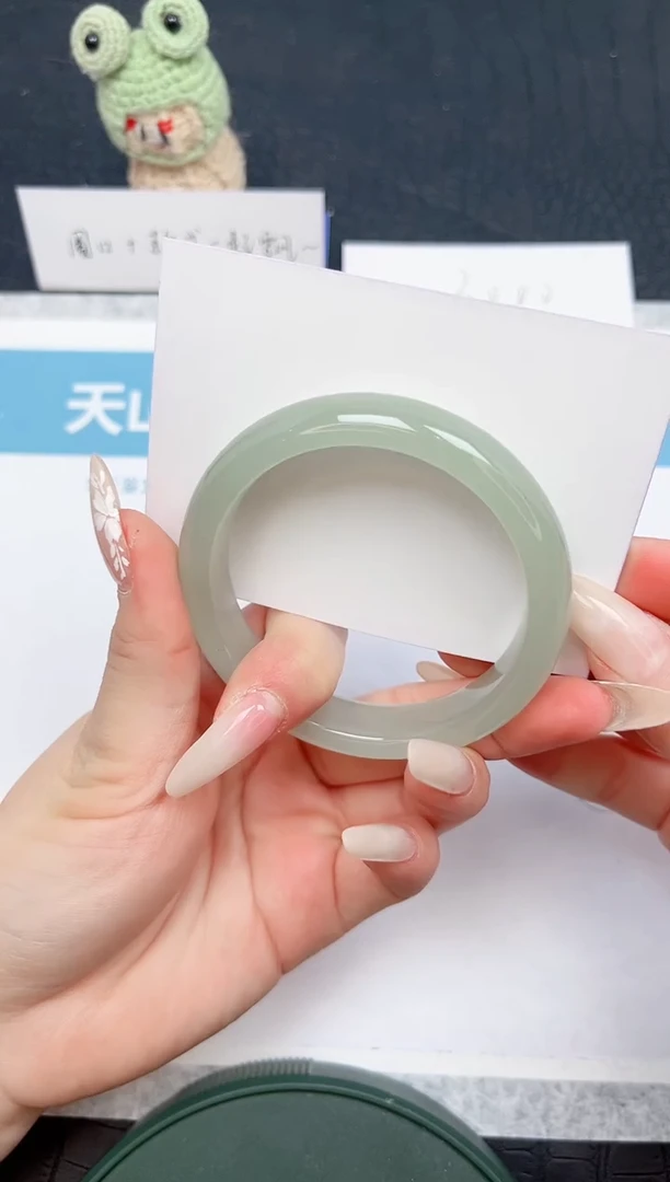 【闪购商品】石英质玉手镯未镶嵌35-55.8