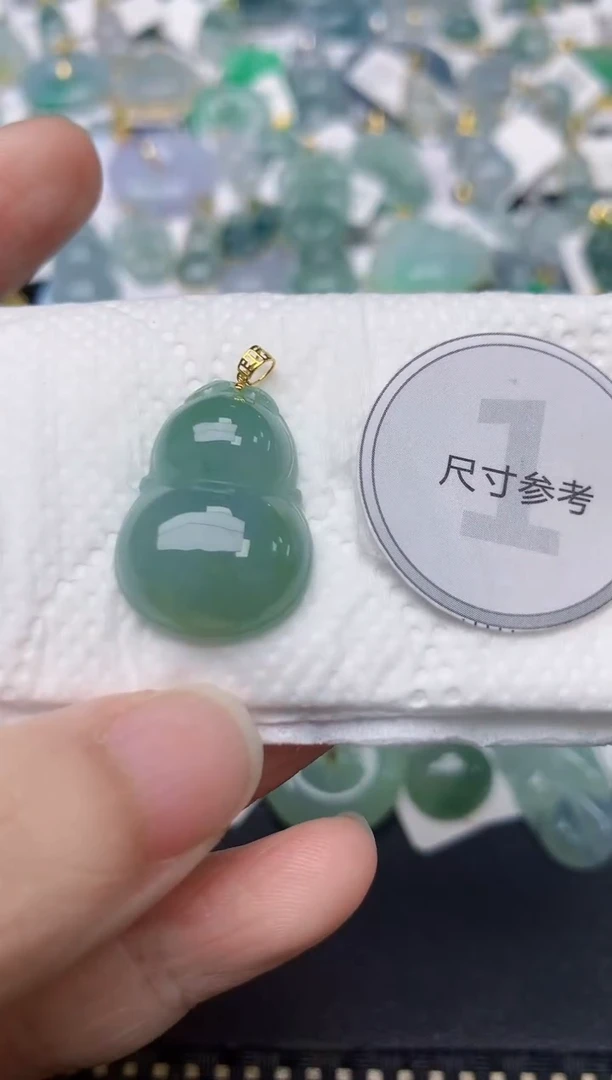 颈饰18K金镶嵌翡翠天然缅甸A货翡翠