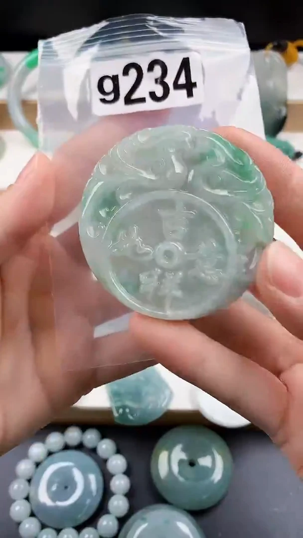 颈饰未镶嵌翡翠天然翡翠吊坠挂件