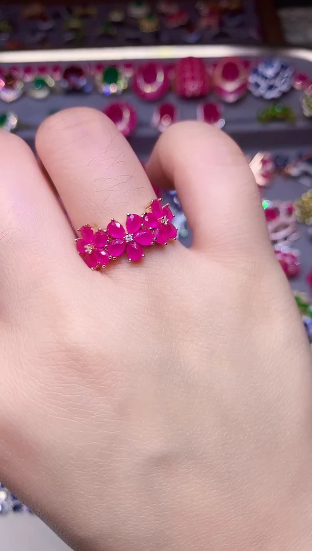 银S925镶嵌戒指红宝石....