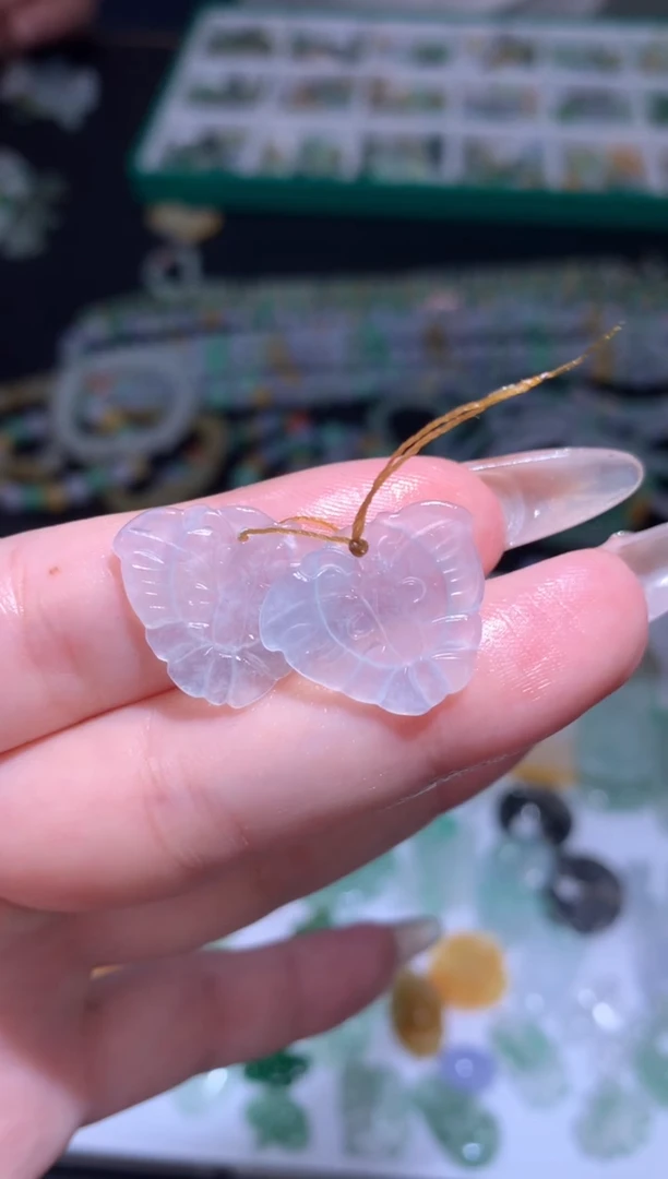 未镶嵌定制翡翠一对蝴蝶