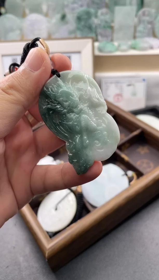 颈饰未镶嵌翡翠瀚*....10/10/.5