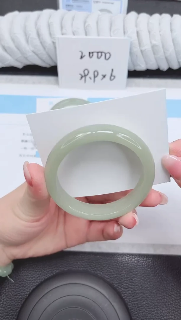 未镶嵌手镯石英质玉54-58.7