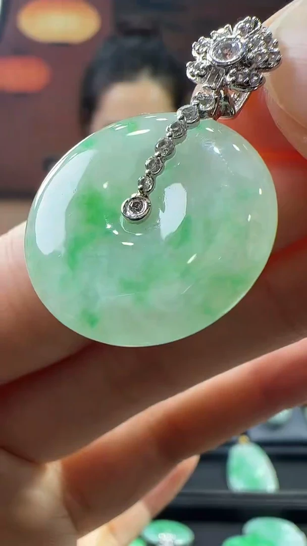 18K金镶嵌挂件翡翠平安扣不含链