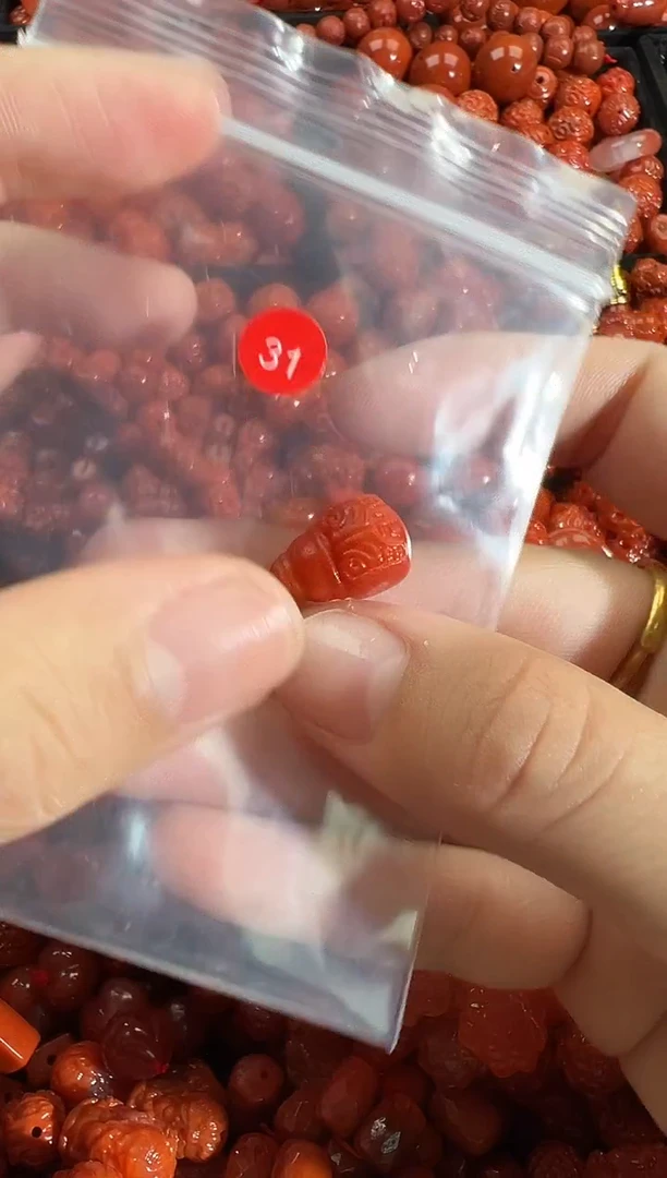 颈饰未镶嵌南红玛瑙1