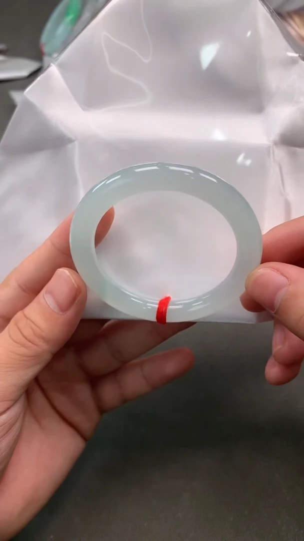 【闪购商品】翡翠手镯未镶嵌手镯