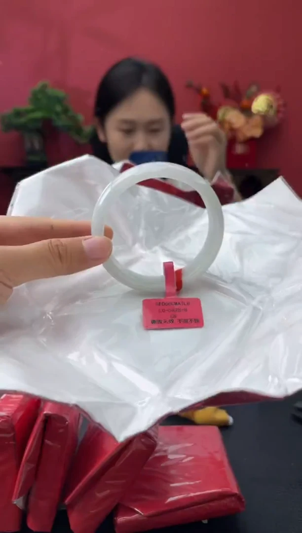 未镶嵌手镯翡翠4