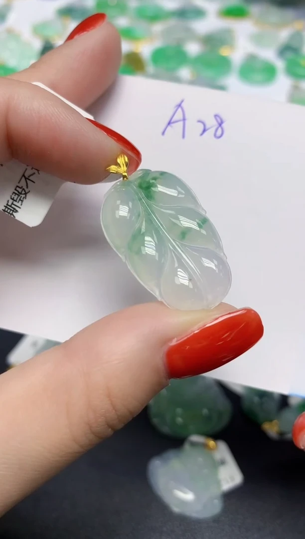 颈饰18K金镶嵌翡翠天然缅甸翡翠A货翡翠百元以上9元证书费自理