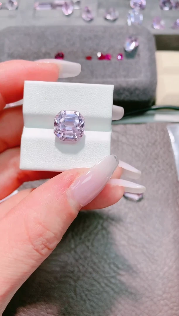 未镶嵌锂辉石裸石天然7.4ct