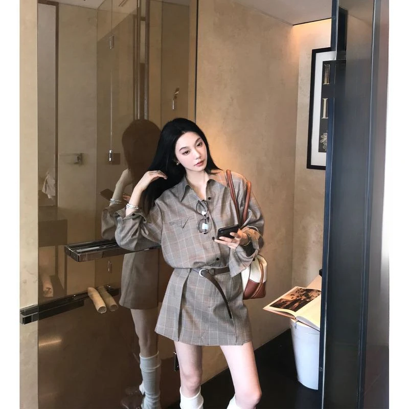 轻奢超火的【miu式日常 自由高智】千鸟格纹长袖衬衫短裙