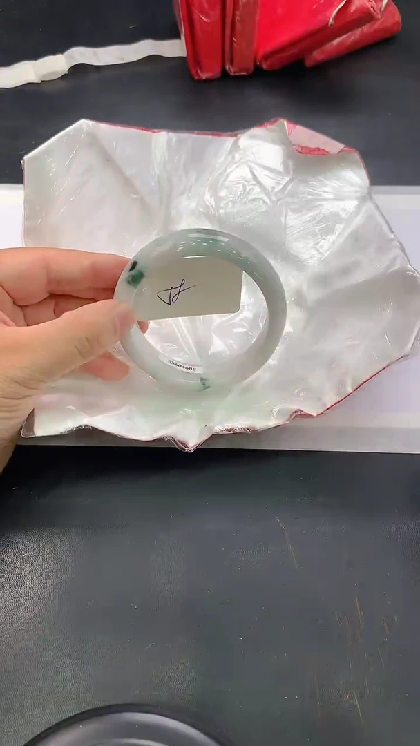 翡翠手镯未镶嵌126