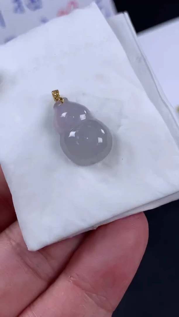 颈饰18K金镶嵌翡翠天*翡翠