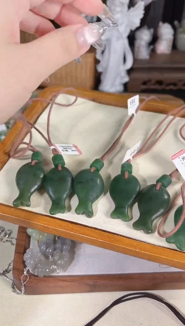 项链未镶嵌和田玉多样性发货其一默认天然特征