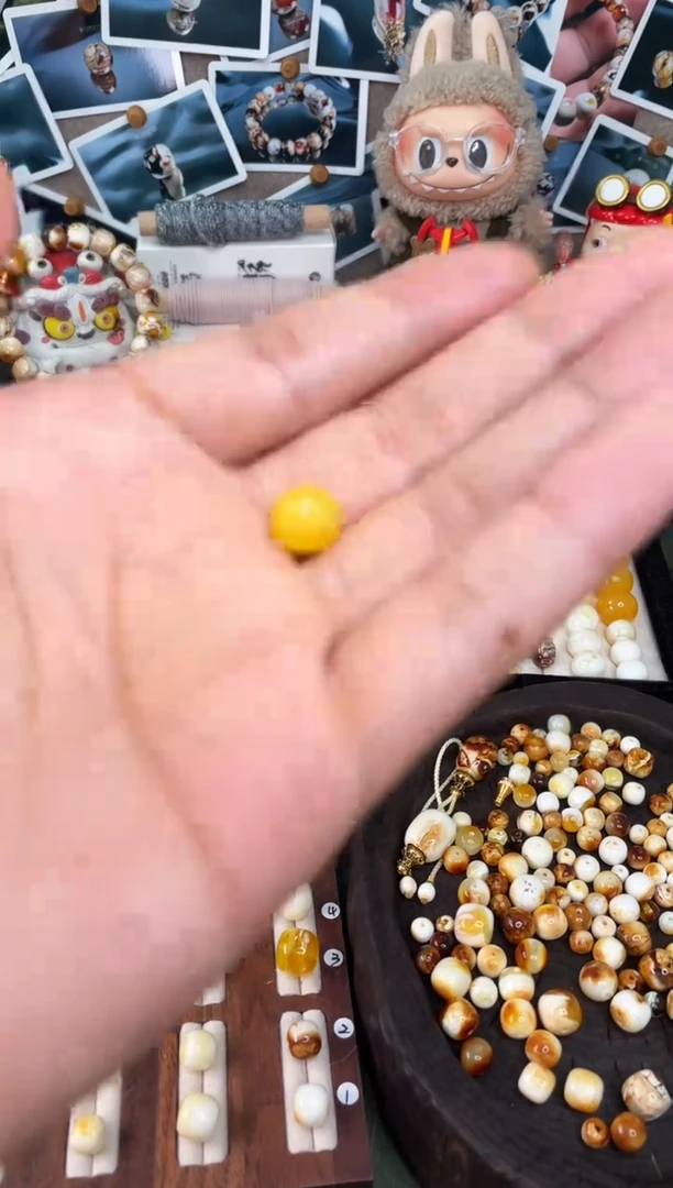 未镶嵌蜜蜡裸石蜜蜡