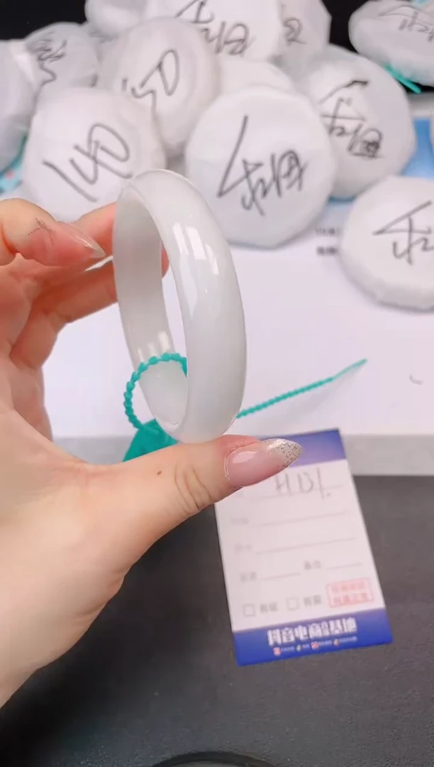 和田玉手镯未镶嵌18H131-58