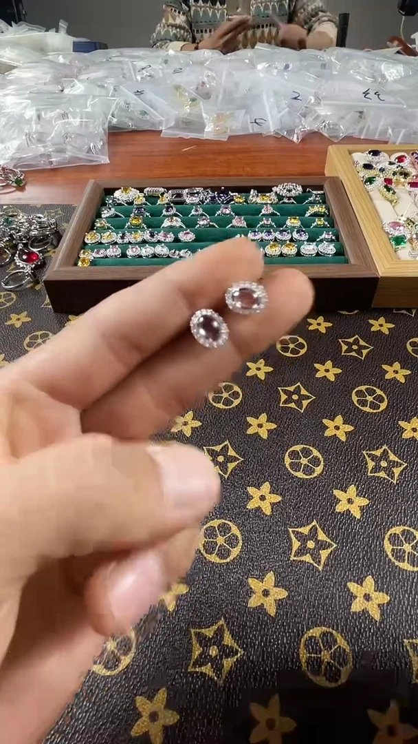 合金合成钻石耳钉紫