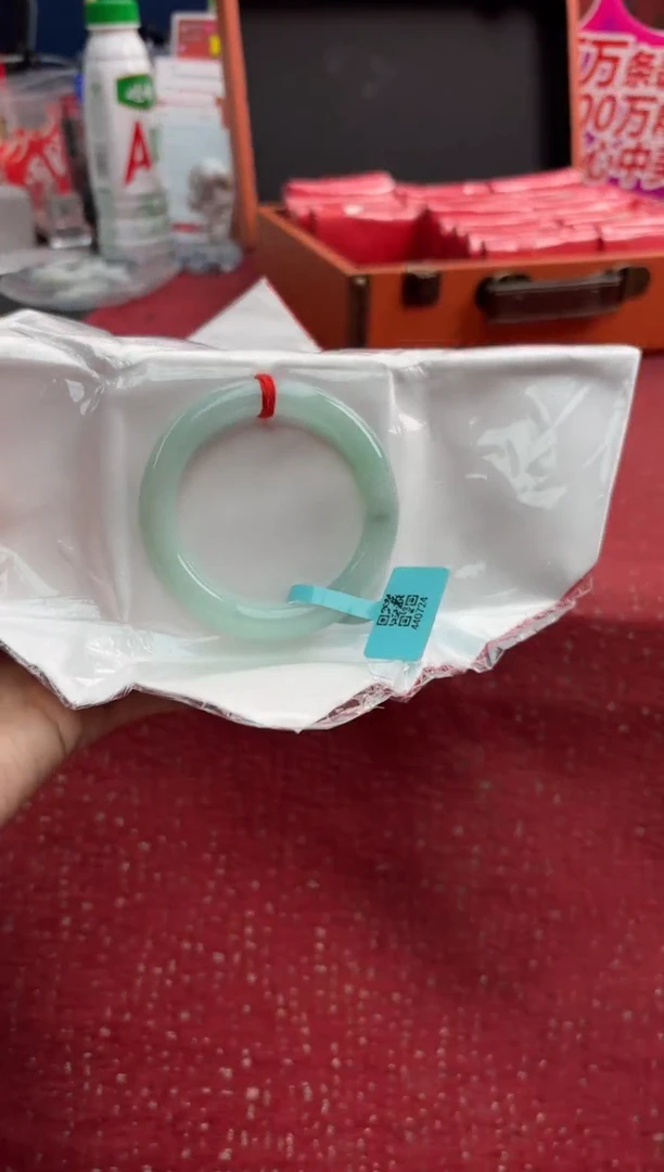 未镶嵌手镯（圆镯）翡翠翡翠手镯5