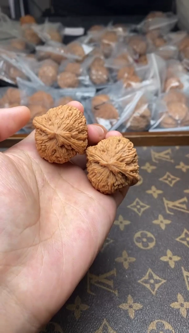 【闪购商品】文玩核桃把件A84号39尺南疆