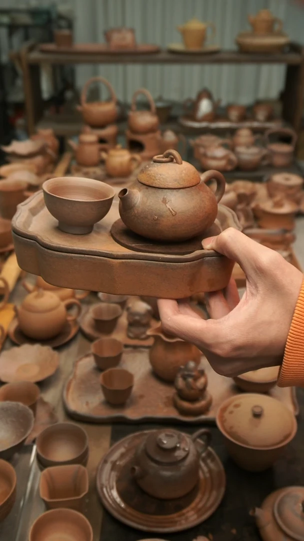 如意蓄水壶呈+环钮小梨壶+小高足杯