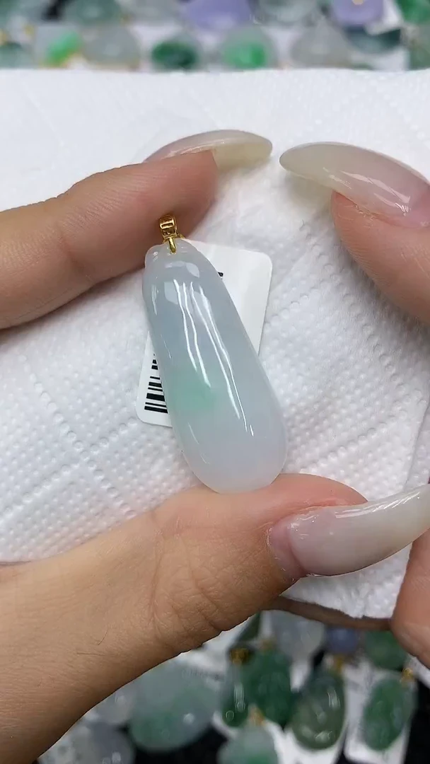 颈饰18K金镶嵌翡翠1