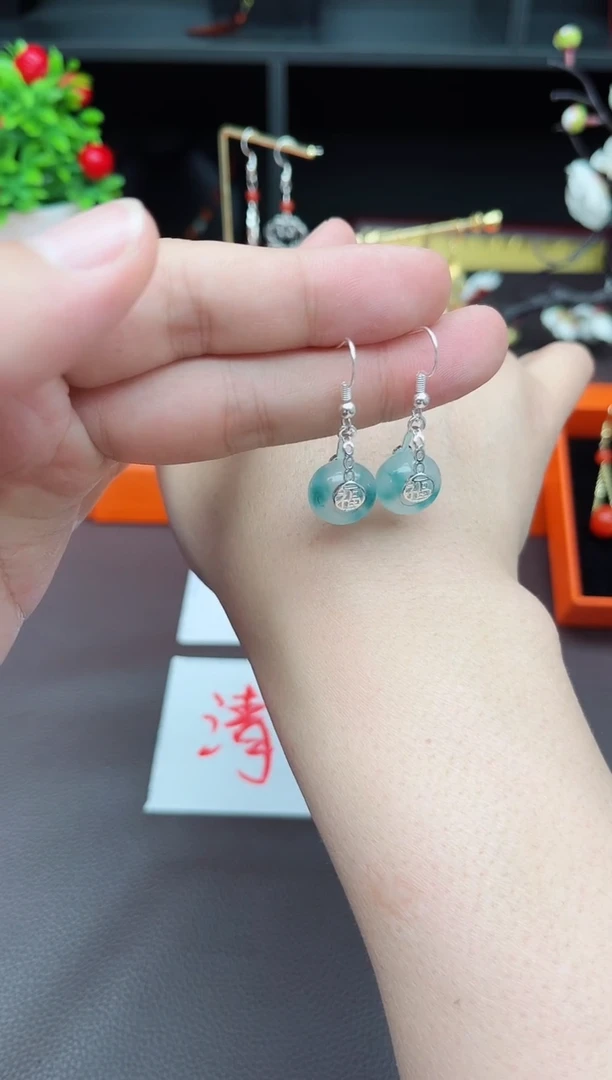 石英质玉（天山翠）银S925镶嵌耳饰721000