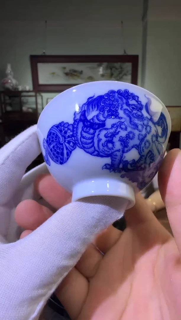 石红春老师青花瑞兽主人杯1带收藏证书
