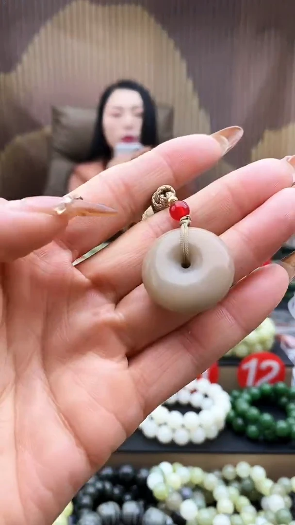 未镶嵌手串和田玉平安扣