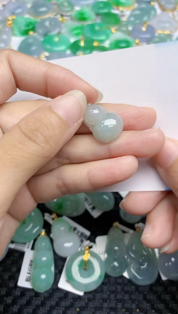 翡翠未镶嵌颈饰天然翡翠A货