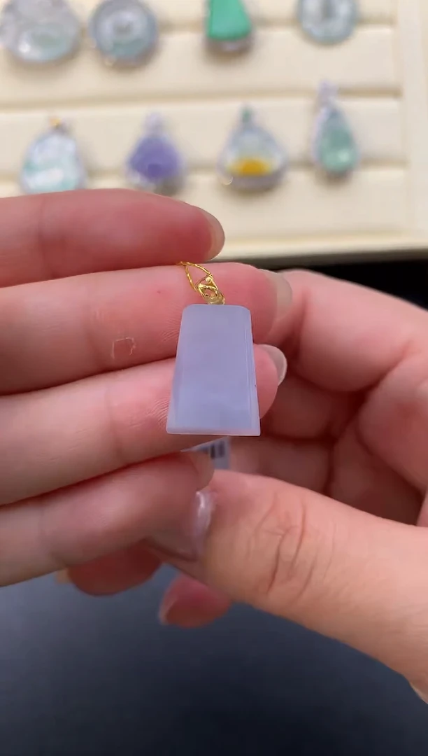 【闪购商品】翡翠颈饰18K金镶嵌D660