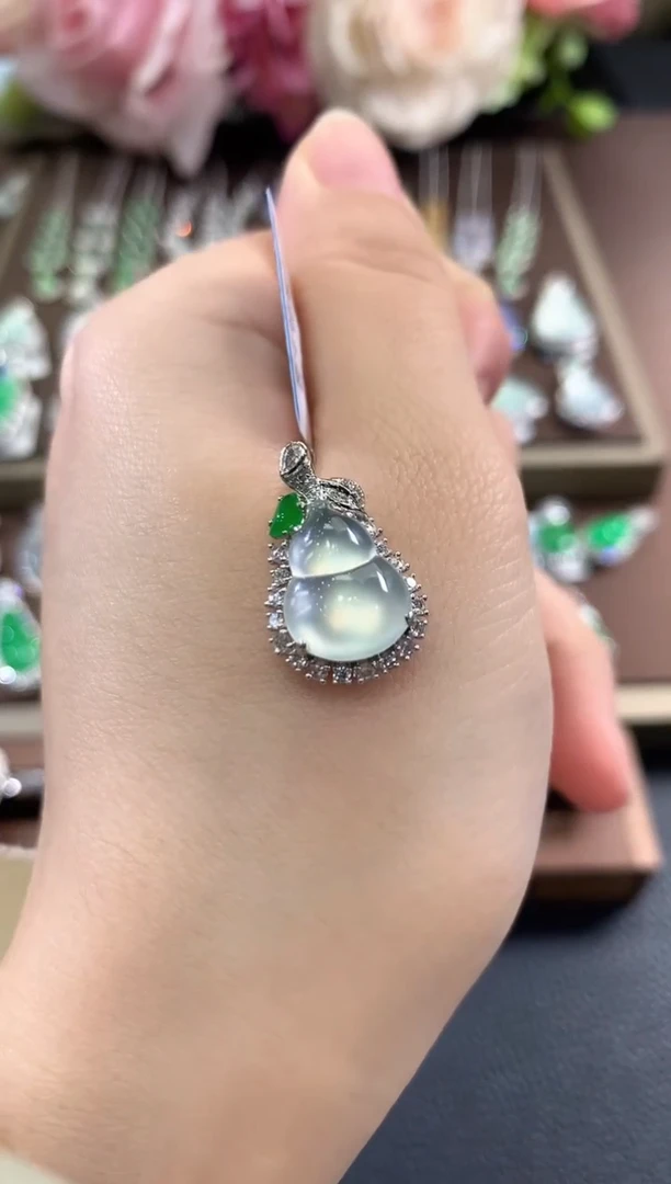 吊坠(不含链)18K金镶嵌翡翠g74