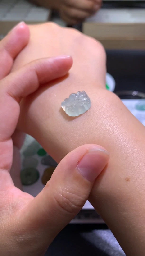 定制翡翠未镶嵌毛货