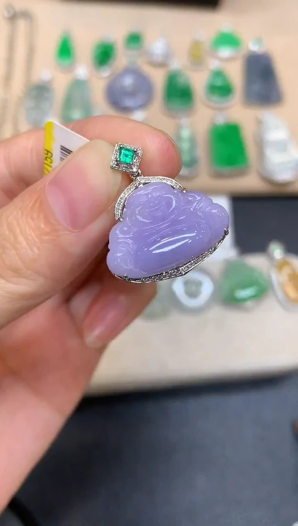 颈饰18K金镶嵌翡翠佛公【无服务费