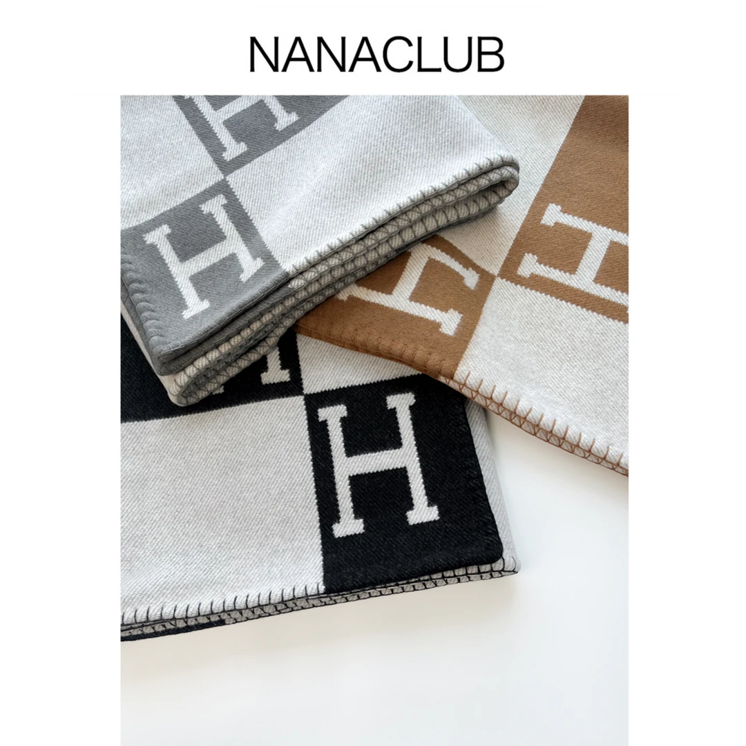 NANACLUB 羊毛毯抱枕 居家自盖装饰点缀都很好 高品质坐等评价