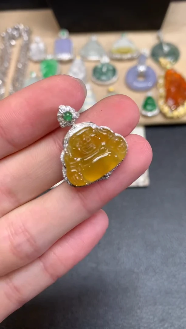 【闪购商品】翡翠颈饰18K金镶嵌佛公【无服务费】