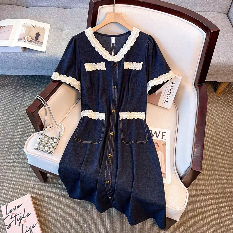 2025夏季新款时尚牛仔显瘦减龄花边拼接大码连衣裙