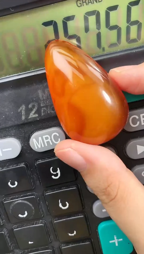 蜜蜡未镶嵌珠宝奇石46