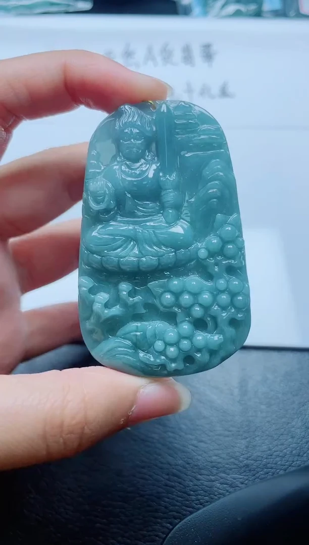 翡翠未镶嵌颈饰
